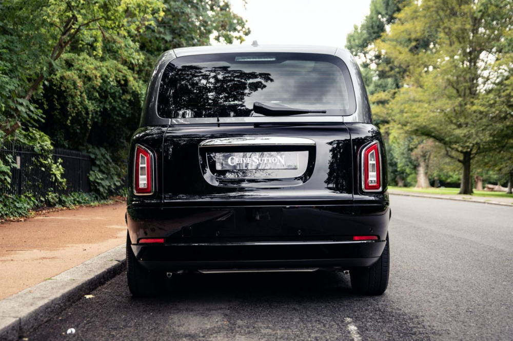 Đuôi xe Sutton VIP Class LEVC