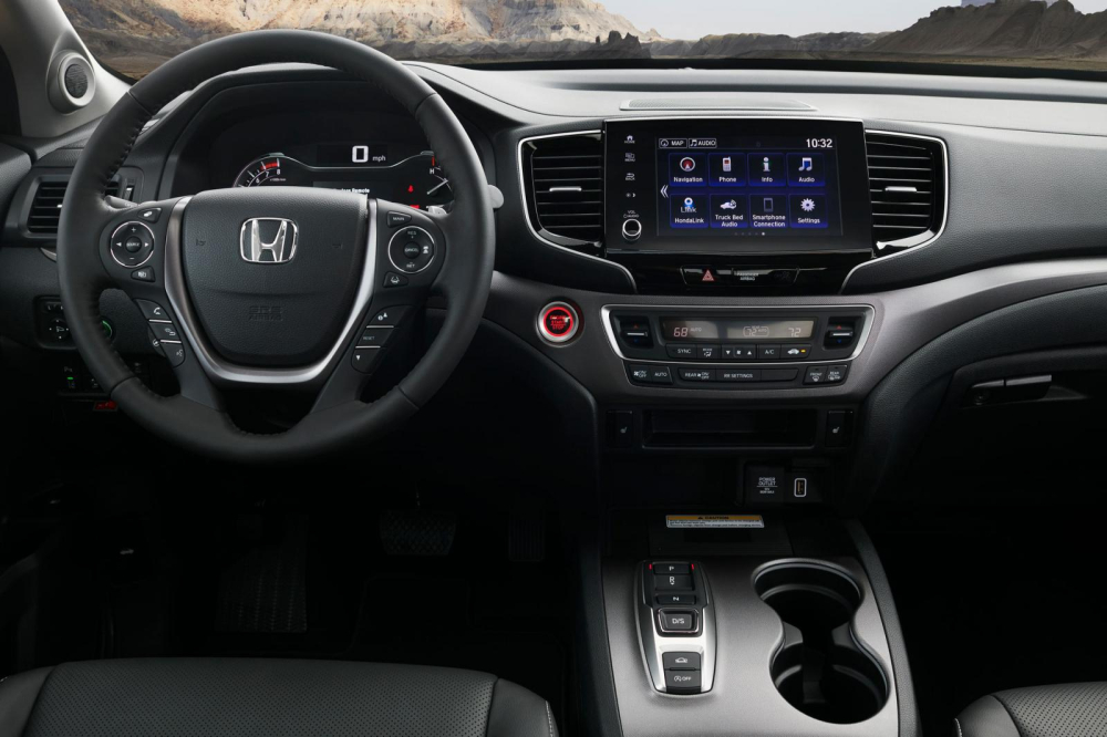 Nội thất của Honda Ridgeline 2021 với hệ thống thông tin giải trí mới