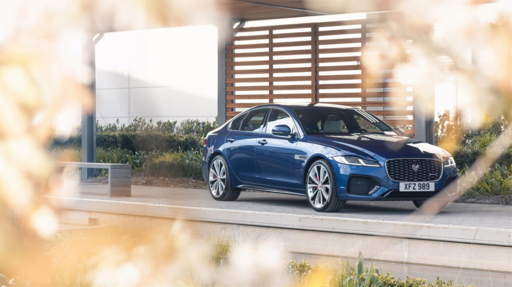 Jaguar XF 2021 tại Mỹ có 2 tùy chọn động cơ xăng tăng áp 2.0L Jaguar XF 2021 tại Mỹ có 2 tùy chọn động cơ xăng tăng áp 2.0L
