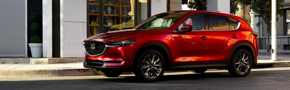 Giá xe Mazda CX-5 niêm yết từ 829 triệu - 1,049 tỷ đồng.