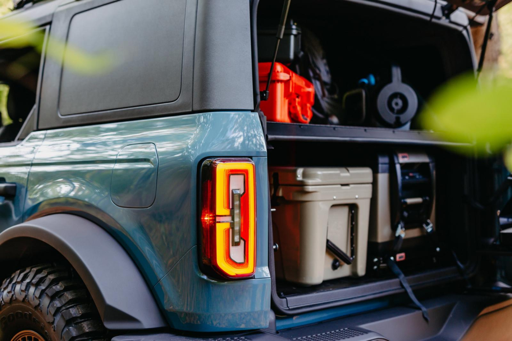 Ford hứa hẹn rằng các trang bị có trên Bronco Overland Concept đều sẽ được cung cấp từ nhà máy chính hãng