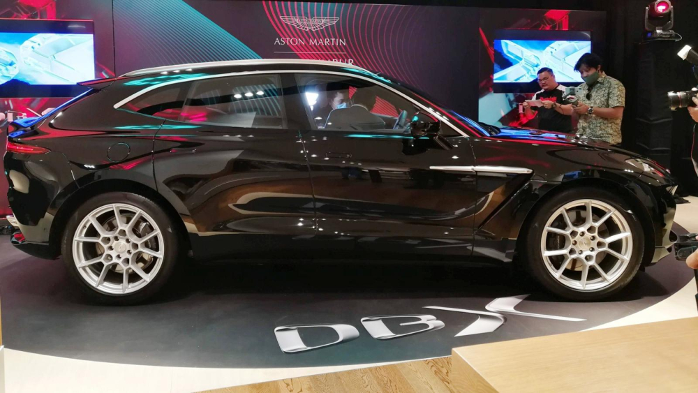 Tại Malaysia, Aston Martin DBX có giá bán 4,66 tỷ đồng chưa bao gồm tuỳ chọn, trang bị và thuế