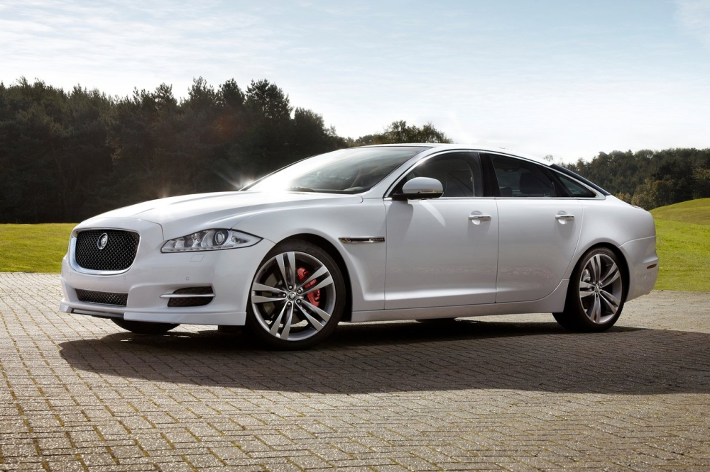 Xe coupe 4 cửa mang tính ứng dụng cao hơn mà vẫn giữ được vẻ thể thao, sành điệu. Xe coupe 4 cửa mang tính ứng dụng cao hơn mà vẫn giữ được vẻ thể thao, sành điệu.