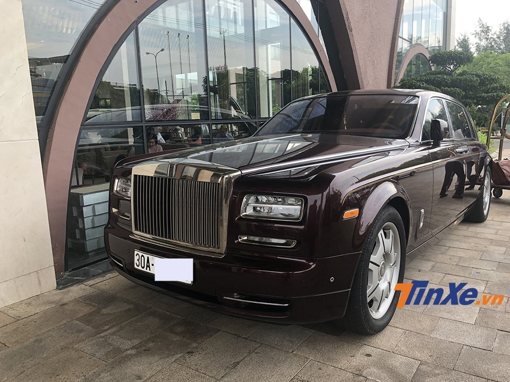 Trong garage của Chủ tịch Mường Thanh c&ograve;n c&oacute; Rolls-Royce Phantom Oriental Sun