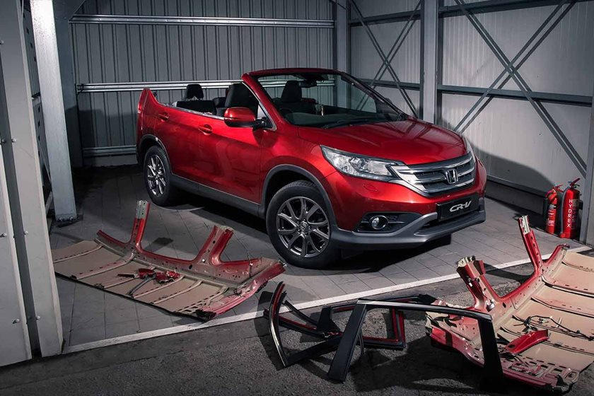 Chiếc Honda CR-V 2018 mui trần làm trò đùa 1/4