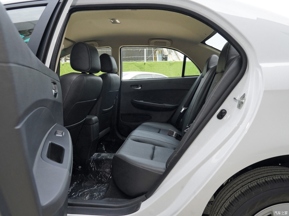 H&agrave;ng ghế sau&nbsp;của BYD F3