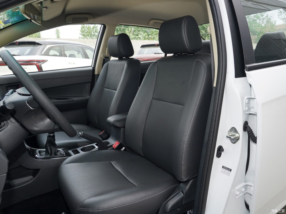 H&agrave;ng ghế&nbsp;trước của BYD F3