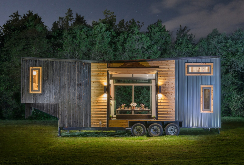 Escher Tiny House sáng đèn khi trời tối Escher Tiny House sáng đèn khi trời tối