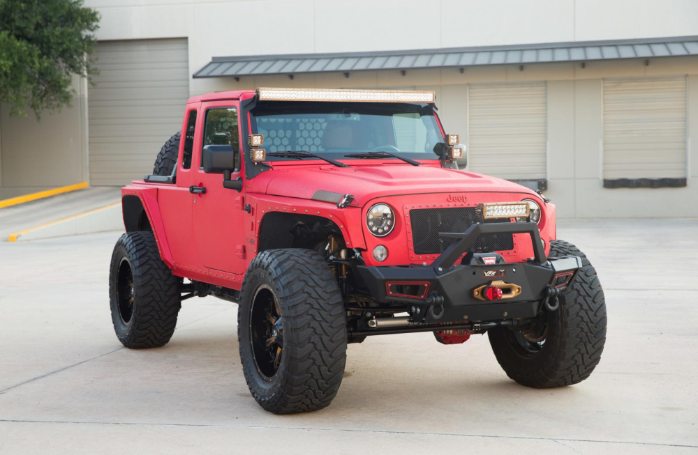 Đây là một chiếc Jeep Wrangler 2014 độ trang bị động cơ V8 Hemi dung tích 7.0 lít