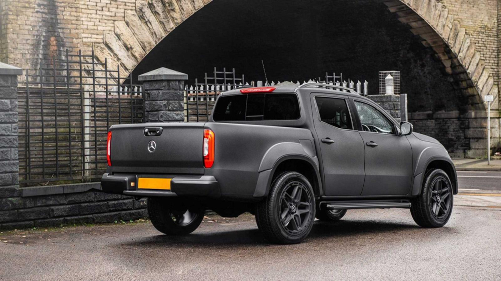 Phía sau của chiếc Mercedes-Benz X-Class độ bởi Kahn