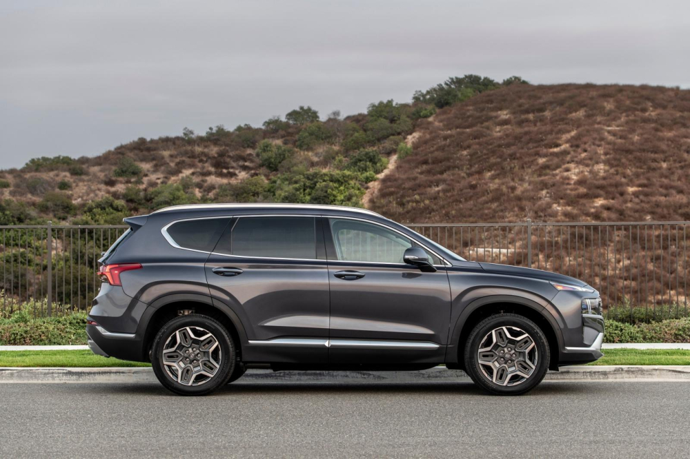 Thiết kế bên sườn của Hyundai Santa Fe 2021