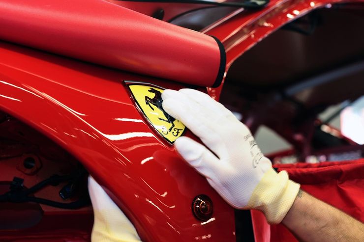 Ghé thăm nhà máy Maranello là hành động thắt chặt thêm mối quan hệ giữa Ferrari và khách hàng