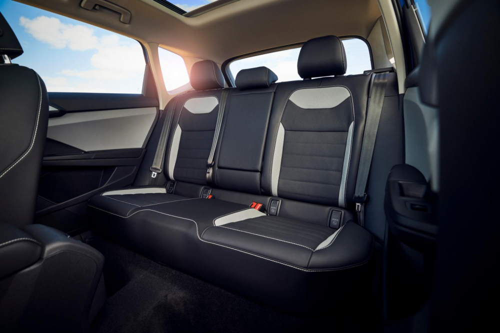 H&agrave;ng ghế sau của Volkswagen Taos 2022