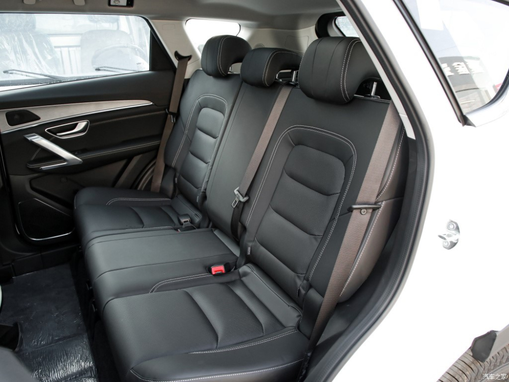 Ghế ngồi ph&iacute;a sau của Jetour X70 Plus