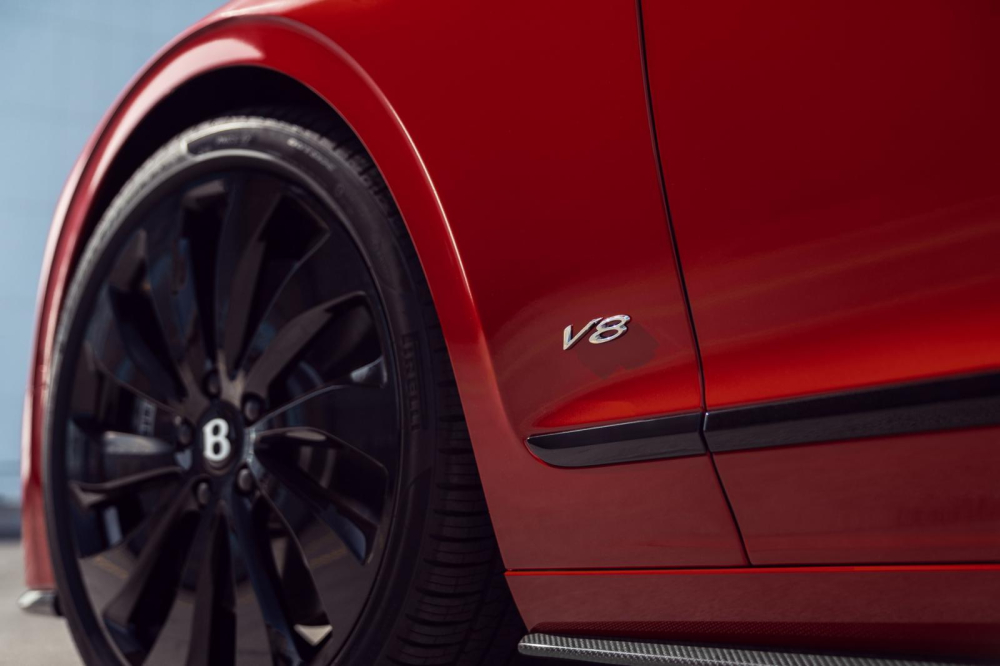 Tem nổi V8 sau chắn bùn trước Tem nổi V8 sau chắn bùn trước