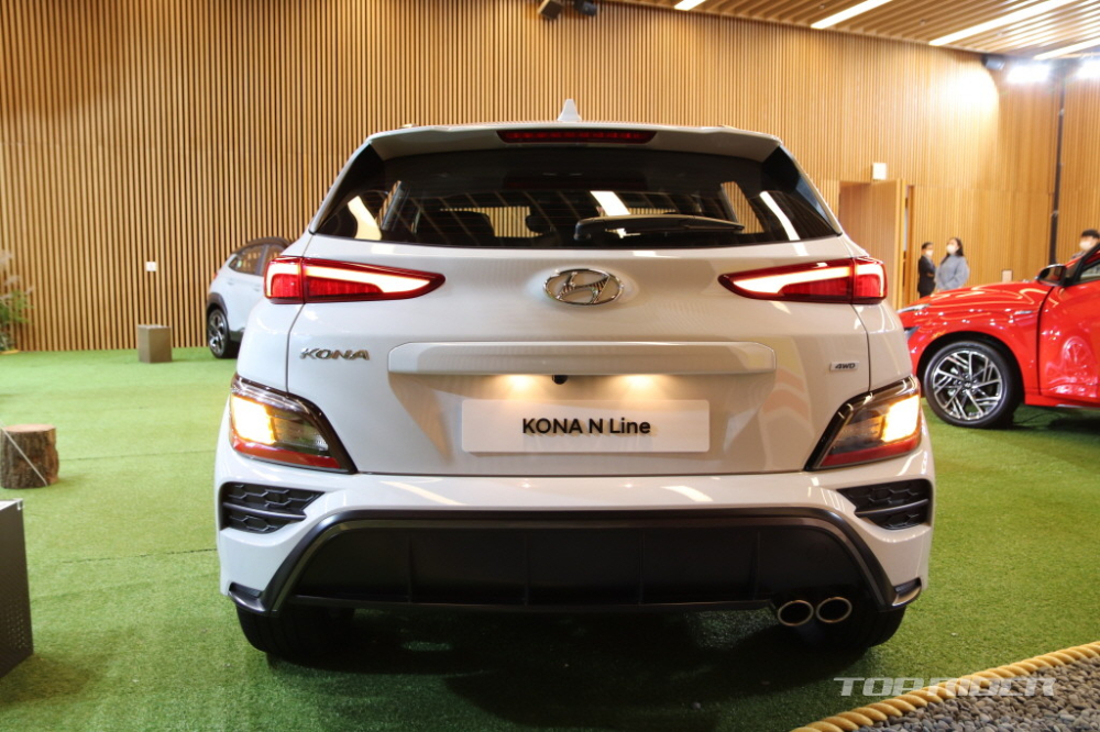 Hyundai Kona N Line 2021 nhìn từ phía sau Hyundai Kona N Line 2021 nhìn từ phía sau