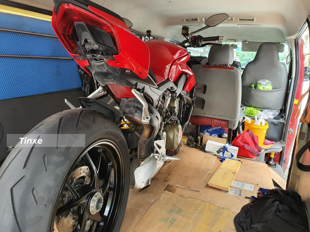 Ducati Streetfighter V4 đầu tiên về Việt Nam có giá hơn 1 tỷ đồng Ducati Streetfighter V4 đầu tiên về Việt Nam có giá hơn 1 tỷ đồng