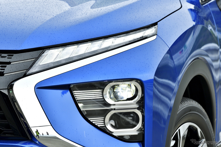 Cận cảnh đèn trên đầu xe của Mitsubishi Eclipse Cross 2021 Cận cảnh đèn trên đầu xe của Mitsubishi Eclipse Cross 2021