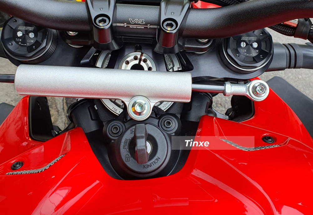 Trợ lực tay lái trên Ducati Streetfighter V4 2020. Trợ lực tay lái trên Ducati Streetfighter V4 2020.