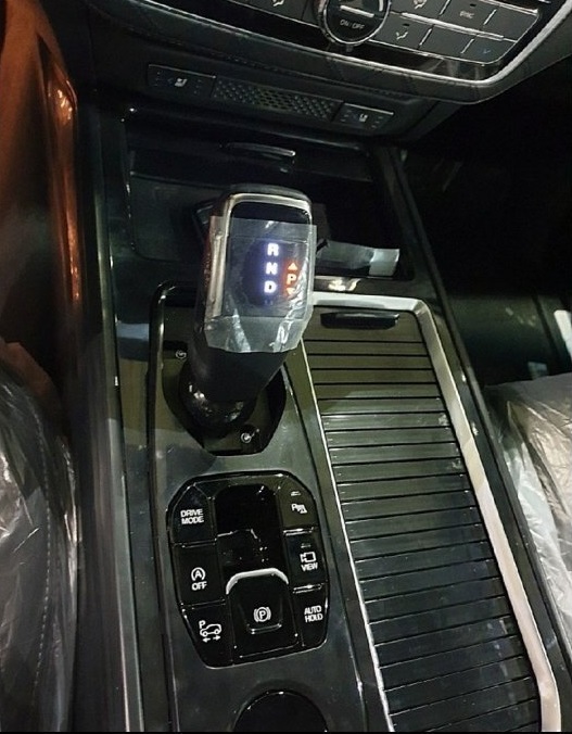 Cụm điều khiển trung tâm mới của Ssangyong Rexton 2021 Cụm điều khiển trung tâm mới của Ssangyong Rexton 2021