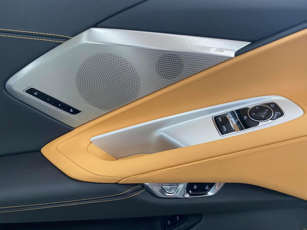 Một số h&igrave;nh ảnh nội thất của Chevrolet Corvette thế hệ thứ 8 đầu ti&ecirc;n về Việt Nam