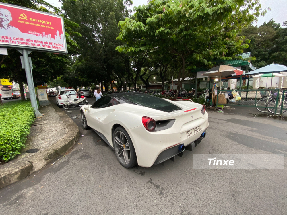 Thậm chí, có chiếc siêu xe Ferrari 488 GTB từng được rao bán với giá chỉ từ 7 tỷ đồng đã khiến giới mê xe đặc biệt quan tâm. Thậm chí, có chiếc siêu xe Ferrari 488 GTB từng được rao bán với giá chỉ từ 7 tỷ đồng đã khiến giới mê xe đặc biệt quan tâm.