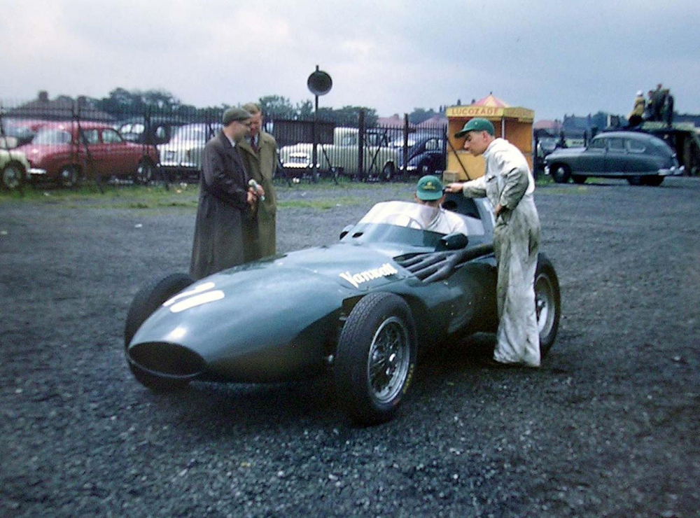 Nguyên bản xe đua F1 Vanwall năm1957