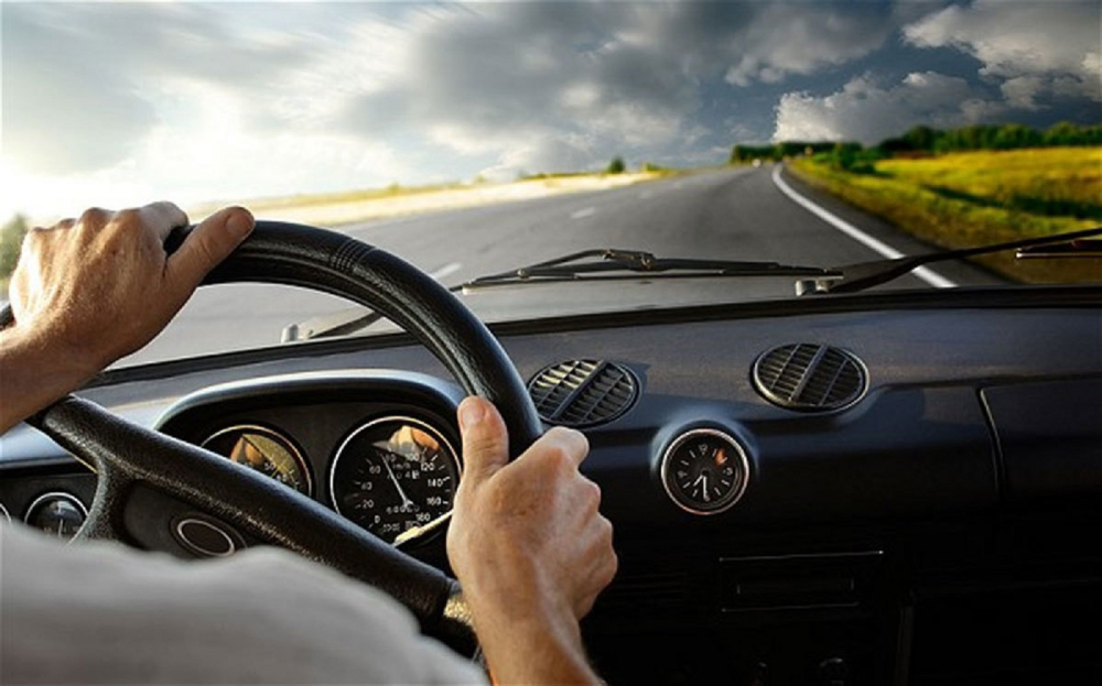 Hệ thống Cruise Control giúp lái xe nhàn hơn, kiểm soát được tốc độ một cách chủ động. Hệ thống Cruise Control giúp lái xe nhàn hơn, kiểm soát được tốc độ một cách chủ động.