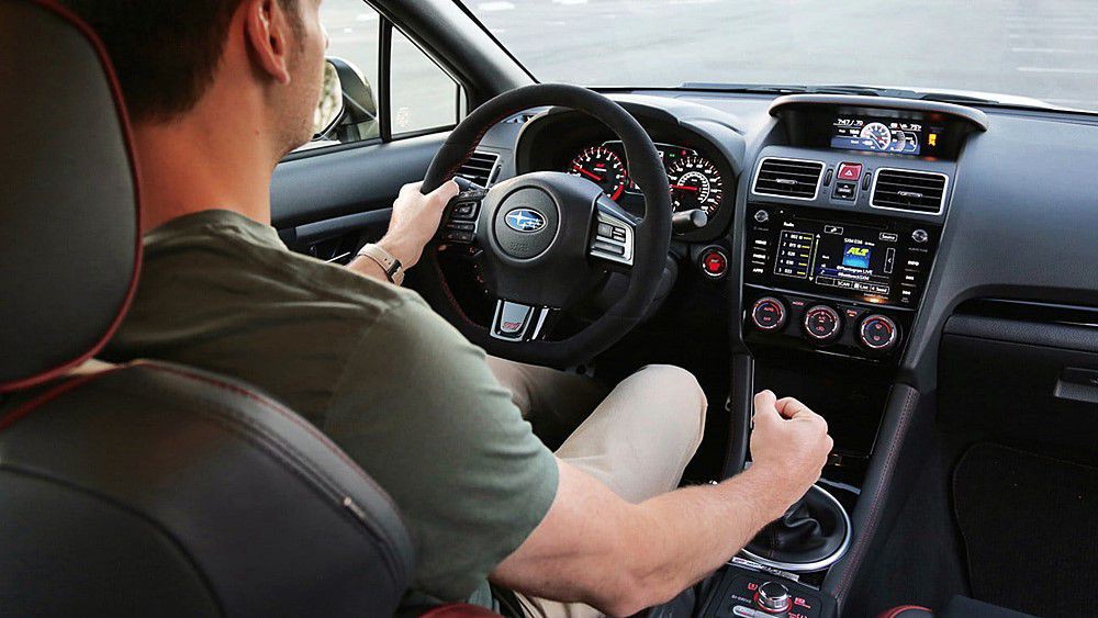 Xe ô tô AT và MT đều có những ưu nhược điểm riêng. Xe ô tô AT và MT đều có những ưu nhược điểm riêng.