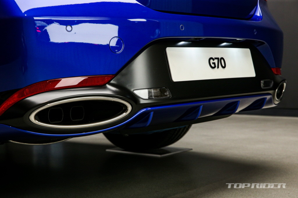 Ống xả của Genesis G70 2021