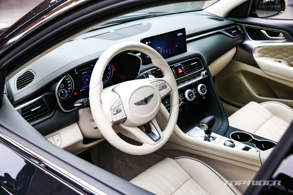 Genesis G70 2021 c&oacute; 10 t&uacute;i kh&iacute;