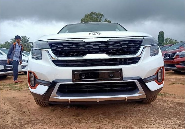 Cận cảnh thiết kế của Kia Seltos Anniversary Edition 2020 ngo&agrave;i đời thực