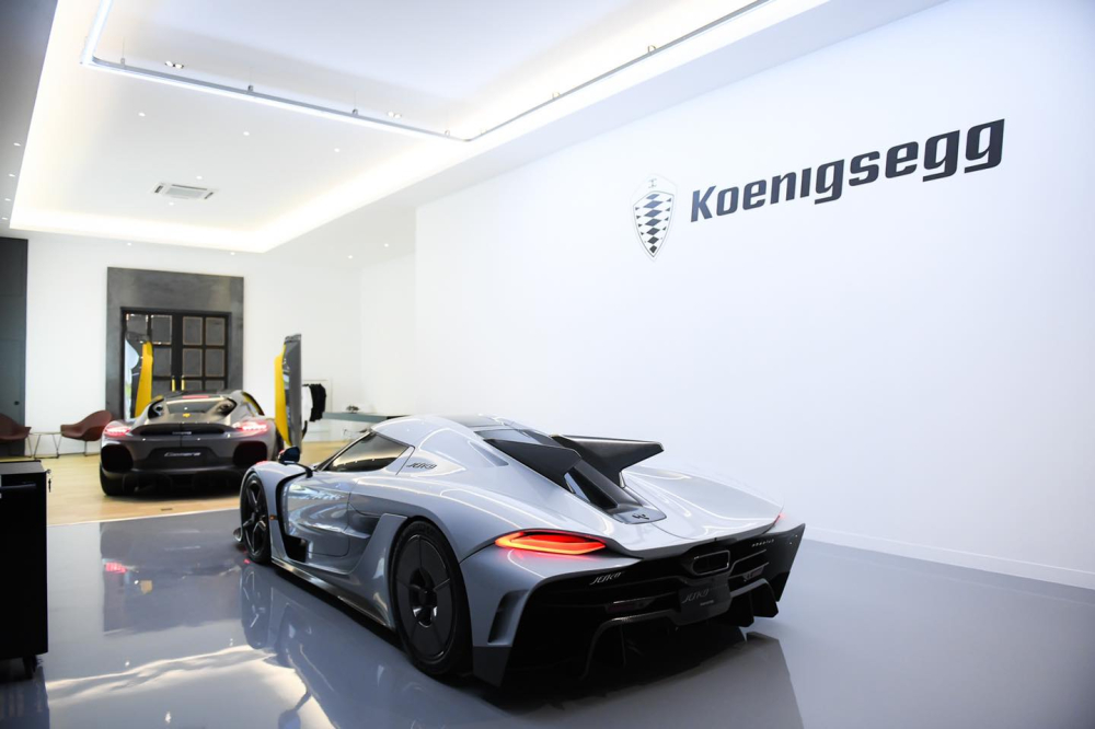Koenigsegg Jesko Absolut và Koenigsegg Gemera ước tính có giá hơn 330 tỷ đồng khi đến Thái Lan Koenigsegg Jesko Absolut và Koenigsegg Gemera ước tính có giá hơn 330 tỷ đồng khi đến Thái Lan