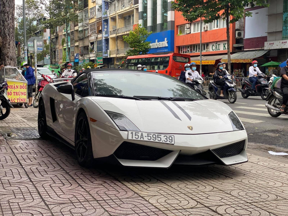 Lamborghini Gallardo LP570-4 Spyder Performante mang biển số Hải Phòng