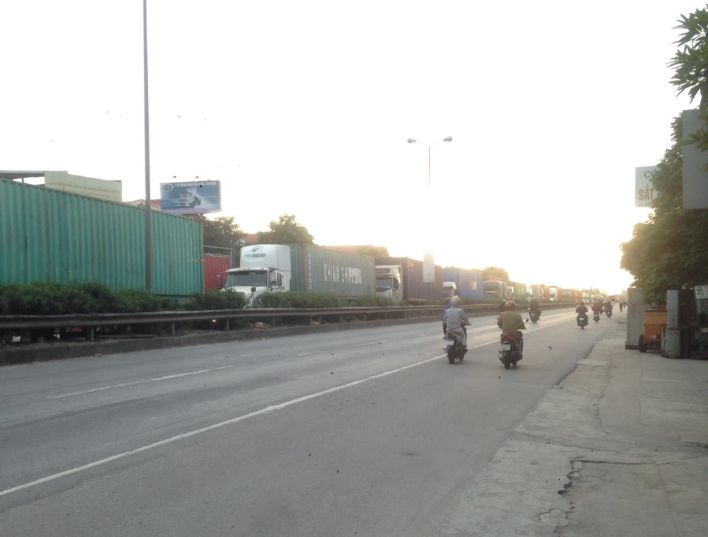 Vụ tai nạn làm giao thông qua QL5 ùn tắc trong nhiều giờ liền