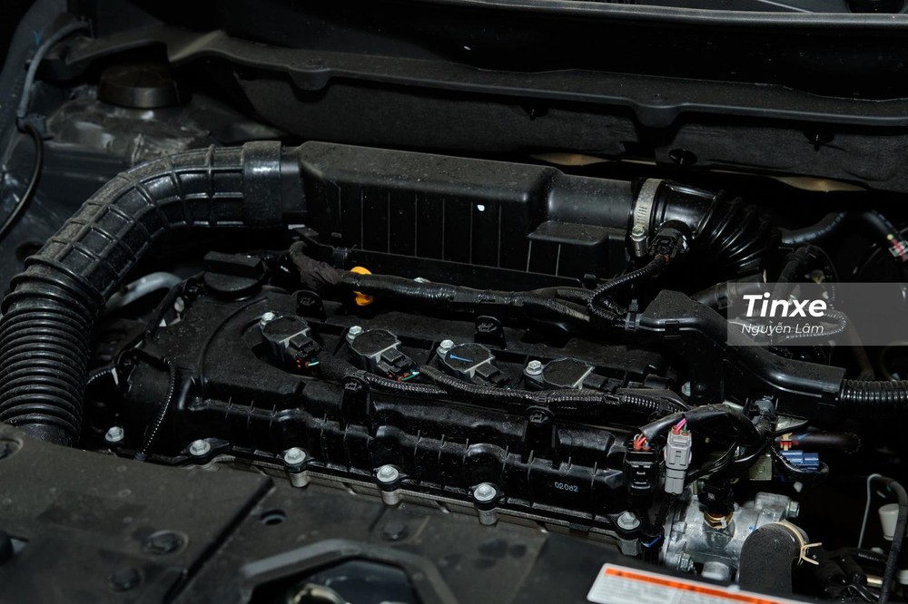 Động cơ của Suzuki XL7 bị các khách hàng phản ánh bám dính dầu Động cơ của Suzuki XL7 bị các khách hàng phản ánh bám dính dầu