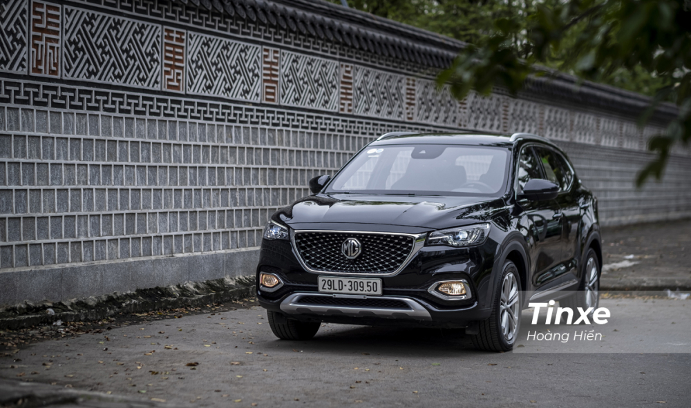 MG HS Trophy - mẫu xe crossover hạng C mới vừa xuất hiện tại Việt Nam sau nhiều năm vắng b&oacute;ng.