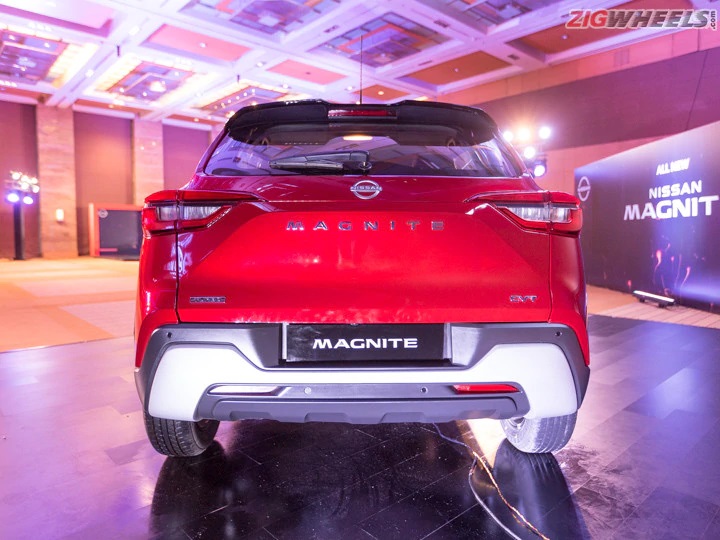 Nissan Magnite 2021 nh&igrave;n từ ph&iacute;a sau