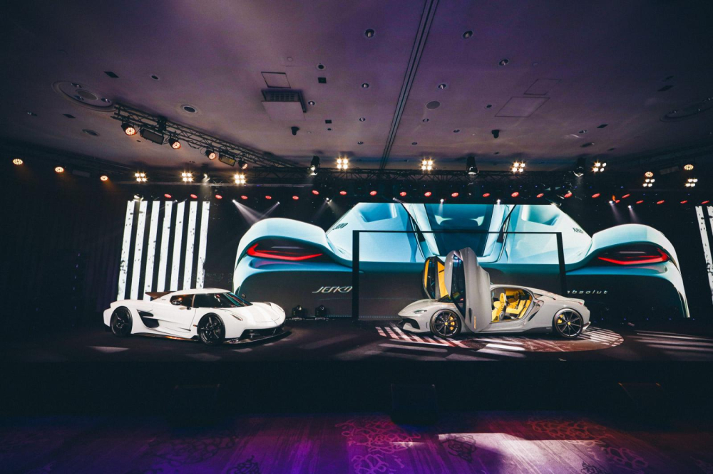 Koenigsegg Jesko Absolut và Koenigsegg Gemera trong sự kiện ra mắt ở Thái Lan vào sáng ngày 20 tháng 10 Koenigsegg Jesko Absolut và Koenigsegg Gemera trong sự kiện ra mắt ở Thái Lan vào sáng ngày 20 tháng 10