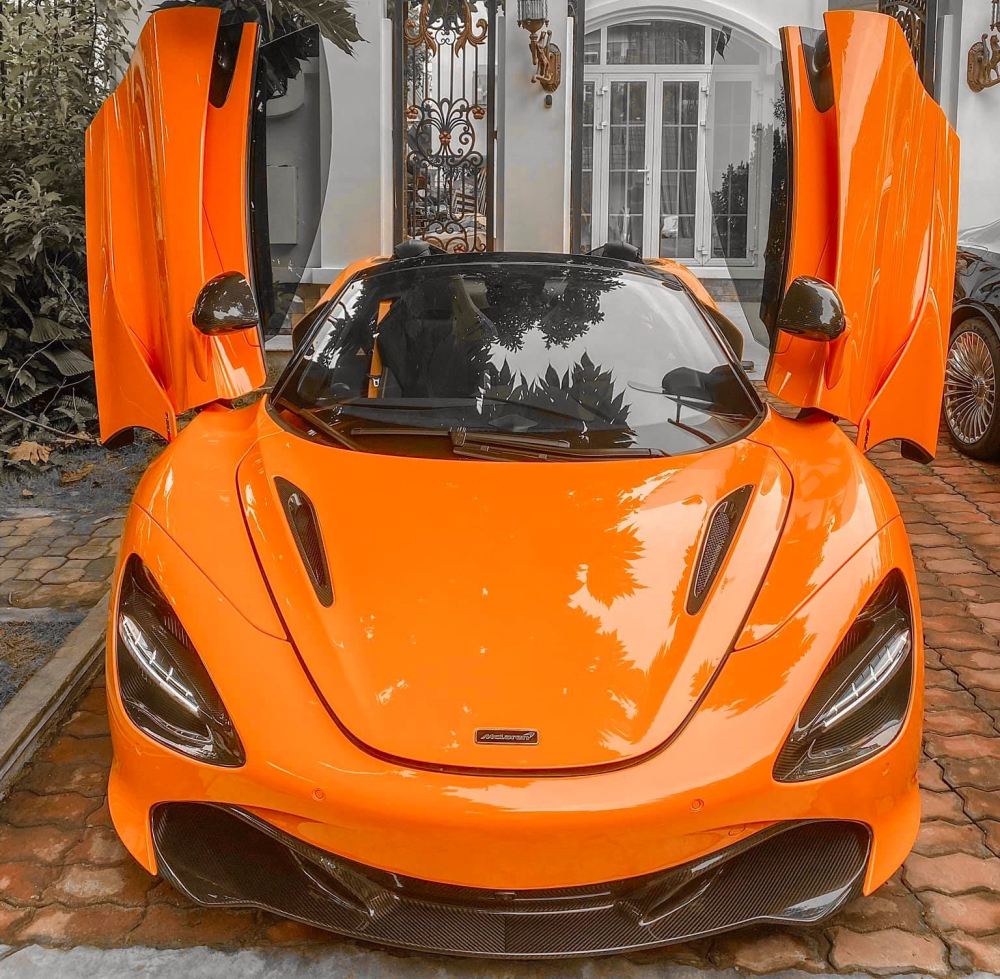 Soái ca Sài thành tặng vợ siêu xe mui trần McLaren 720S Spider giá hơn 23 tỷ đồng