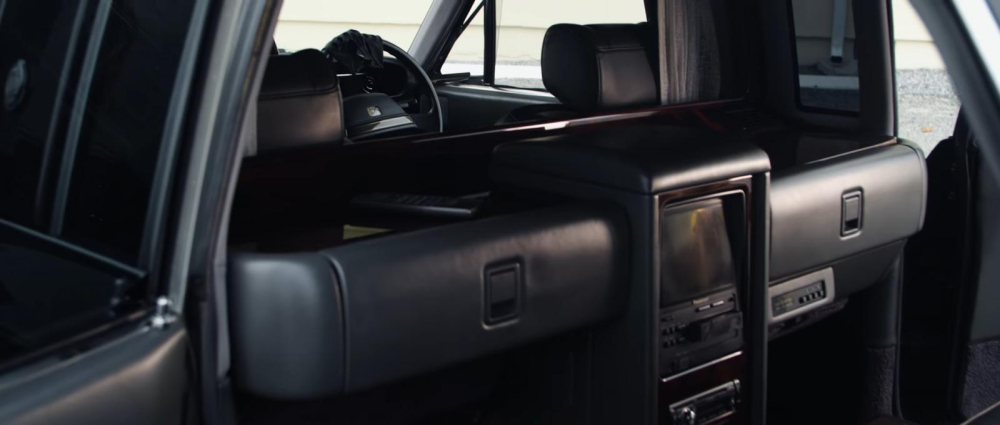 Nội thất xe thể hiện vẻ đẳng cấp&nbsp;v&agrave; tập trung v&agrave;o người ngồi ph&iacute;a sau