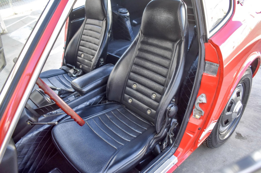 Ghế ngồi của chiếc Datsun 240Z 1971 Ghế ngồi của chiếc Datsun 240Z 1971