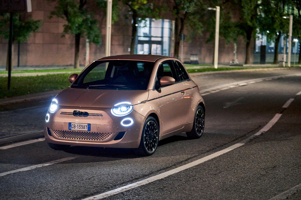Fiat 500 3+1 không có sự khác biệt về thiết kế so với các bản xe khác Fiat 500 3+1 không có sự khác biệt về thiết kế so với các bản xe khác