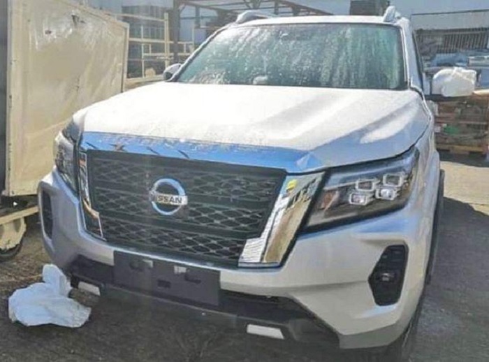 Thiết kế đầu xe của Nissan Navara mới Thiết kế đầu xe của Nissan Navara mới