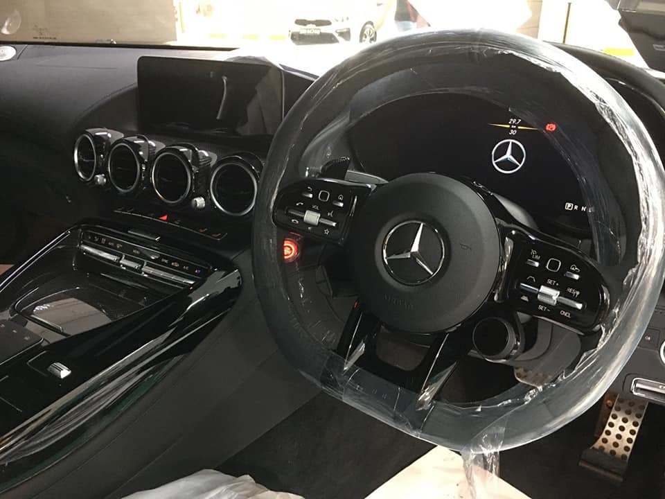 Những hình ảnh về chiếc Mercedes-AMG GT R Roadster ở Singapore Những hình ảnh về chiếc Mercedes-AMG GT R Roadster ở Singapore
