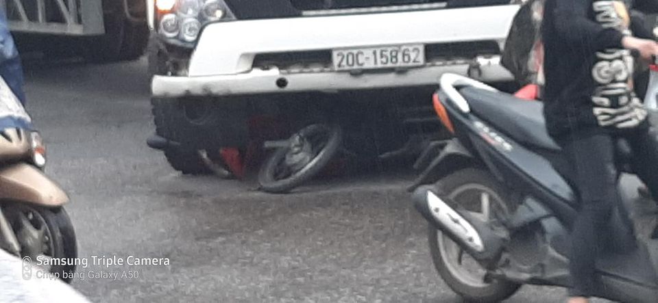 2 ông cháu đi xe máy đã bị thương nặng sau vụ tai nạn