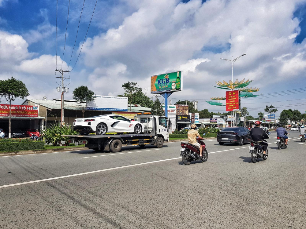 Chevrolet Corvette C8 đầu ti&ecirc;n về Việt Nam đ&atilde; c&oacute; mặt tại Cần Thơ v&agrave;o s&aacute;ng nay