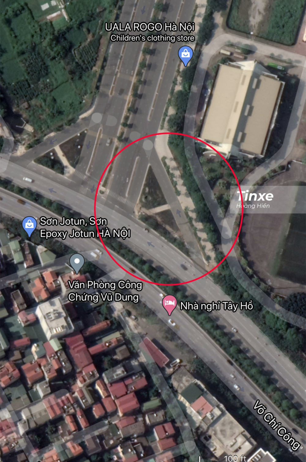 Đoạn ngã 3 dễ khiến các lái xe nhầm làn khi rẽ từ Võ Chí Công về phía Ngoại giao Đoàn.