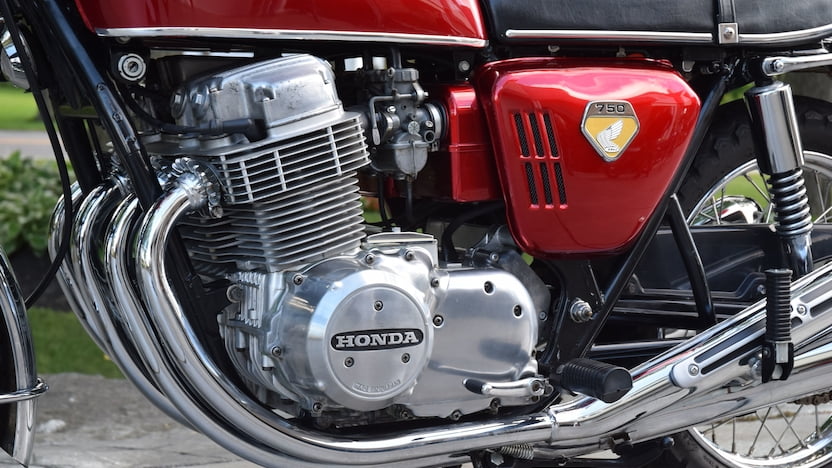 Honda CB750 cùng khối động cơ 4 xy-lanh huyền thoại Honda CB750 cùng khối động cơ 4 xy-lanh huyền thoại