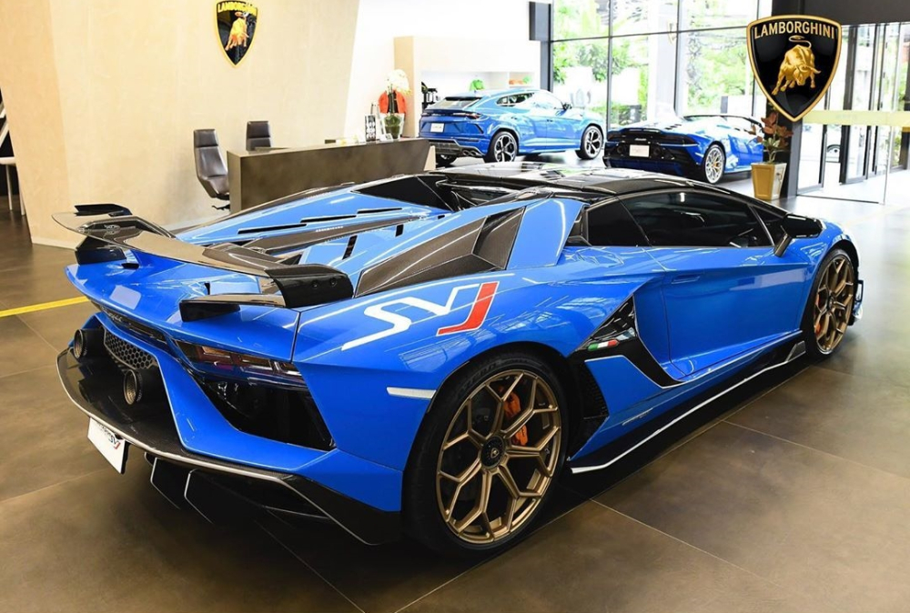 Lamborghini Aventador SVJ Roadster chỉ có 800 chiếc sản xuất trên toàn thế giới